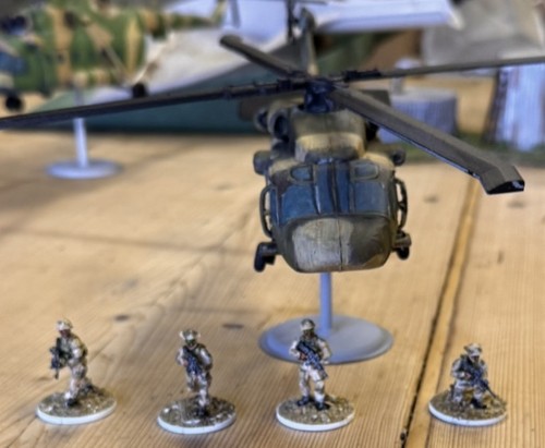 28mm painted black hawk - uh-60,
